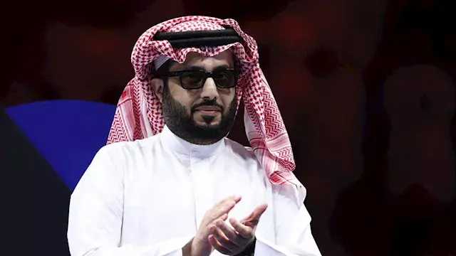 تركي آل الشيخ ينشر كواليس احتفال أحمد عز بعيد ميلاده في مسلسل "الأمير"