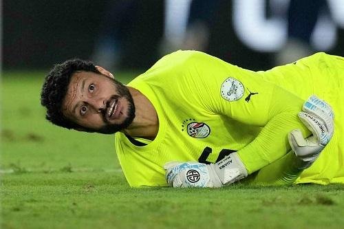 مدافع بيراميدز يسبق الشناوي في...