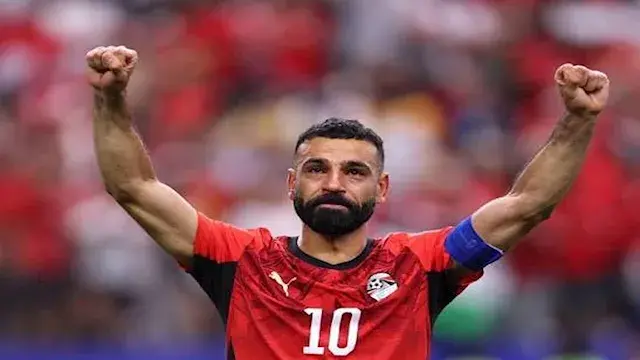محمد صلاح يخطف الأنظار في زفاف...