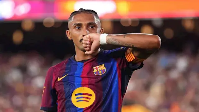 رافينيا يعود لتدريبات برشلونة وقرار مشاركته أمام بيتيس في يد فليك