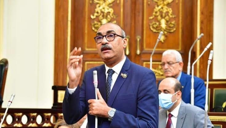 النائب إيهاب منصور يتساءل عن م...
