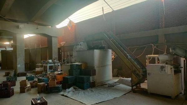 ضبط مصنع غير مرخص لتقليد أشهر العلامات التجارية في الغربية