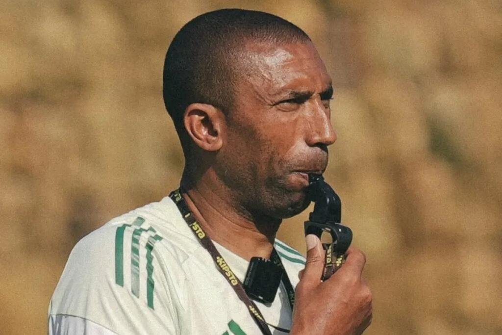 أورلاندو بايرتس ينفي اقتراب مد...