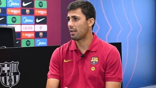 رودري يكشف سبب اختياره برشلونة رغم اهتمام ريال مدريد