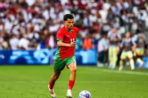 بعد أزمة التأشيرة.. الواحدي يل...