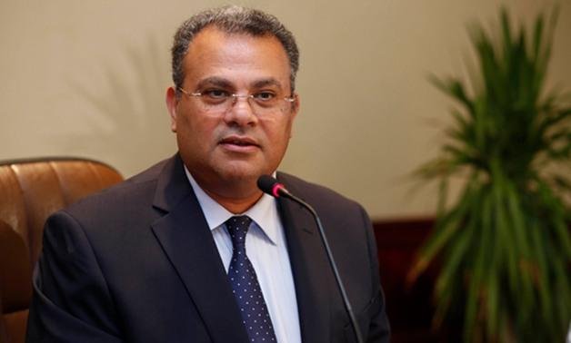 رئيس الطائفة الإنجيلية يهنئ ال...
