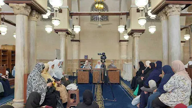 ملتقى المرأة بالأزهر: البيوت ا...