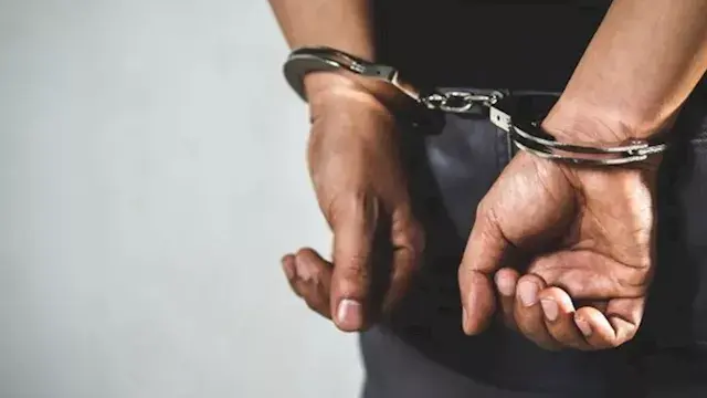 ضبط عامل انتحل صفة موظف بنك واستولى على أموال معلمة في سوهاج