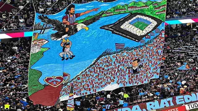 ماذا يعني تيفو محمد صلاح والنس...