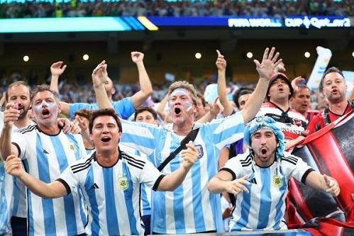 قبل مواجهة الجزائر.. منع 13 أل...