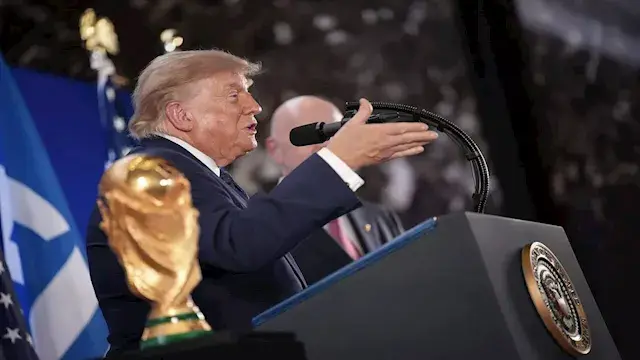 ماذا يحدث عندما يحضر ترامب الأ...