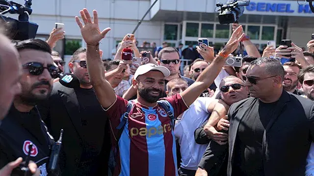 إقبال كبير على التذاكر.. صحيفة...