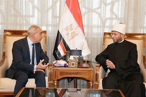 وزير الأوقاف ورئيس الهيئة العا...