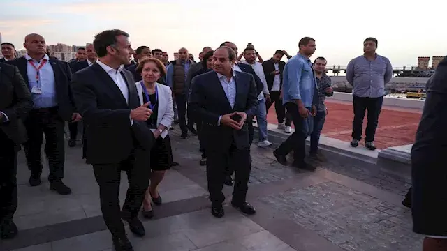 جولة رئاسية في بحري.. السيسي وماكرون داخل قلعة قايتباي التاريخية (صور وفيديو)