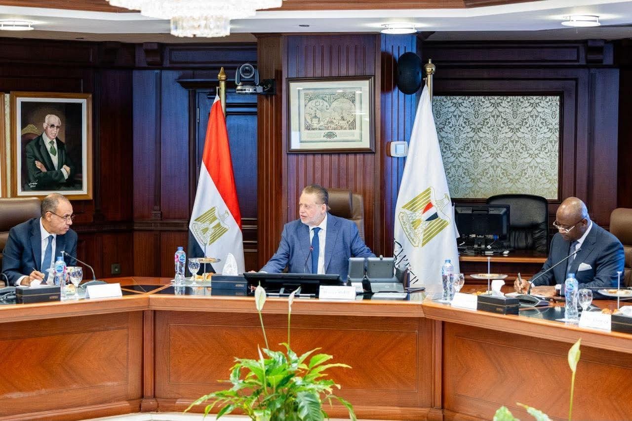البنك المركزي يبحث آليات تمويل...
