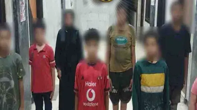 "أجبروهم على بيع السلع والتسول...