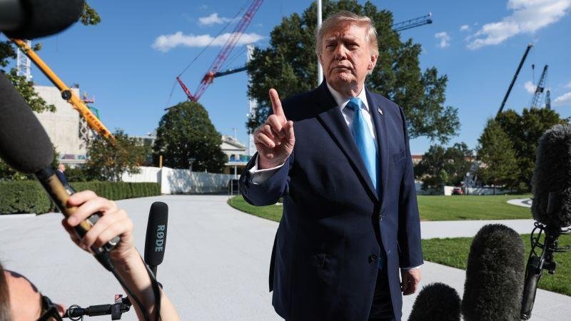 قاضٍ أمريكي يمدد أمرًا يسمح لـCNN وMS NOW وPolitico بدخول البيت الأبيض
