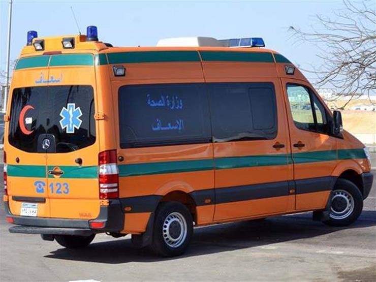 مصرع 4 أشخاص وإصابة آخر إثر تصادم بين سيارتين نقل بالبحيرة