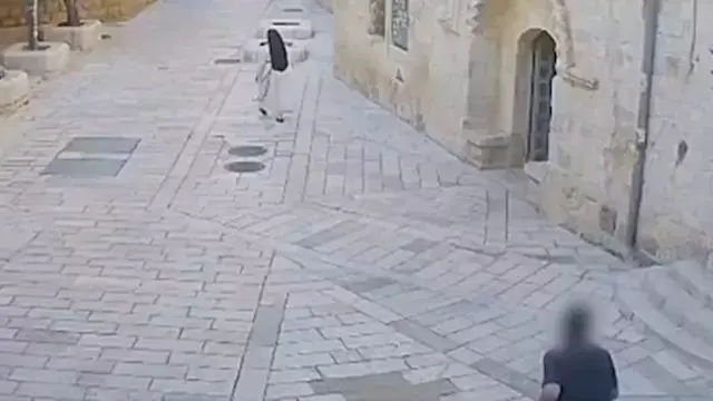 غضب عارم بسبب اعتداء مستوطن على راهبة فرنسية بالقدس (فيديو)