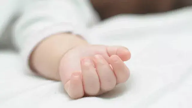 التفاصيل الكاملة لوفاة رضيع عُثر عليه وسط القمامة بأوسيم