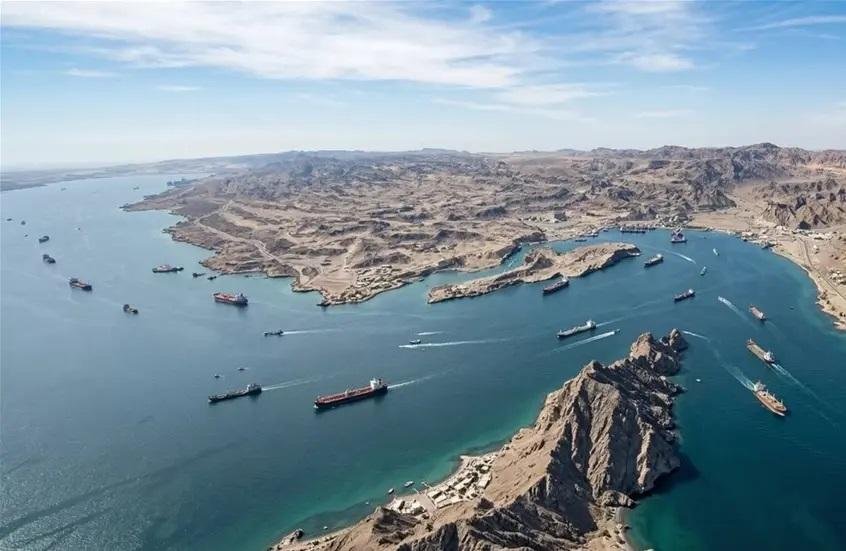 رويترز: انخفاض حركة السفن عبر...