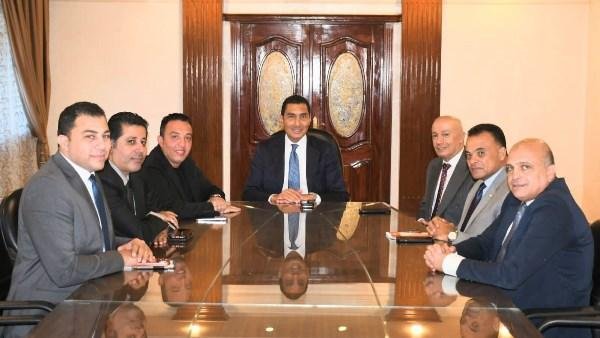 وزير الرياضة يناقش فرص الاستثم...
