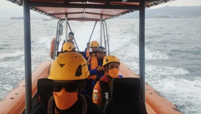 إندونيسيا: الشرطة تكثف البحث ع...