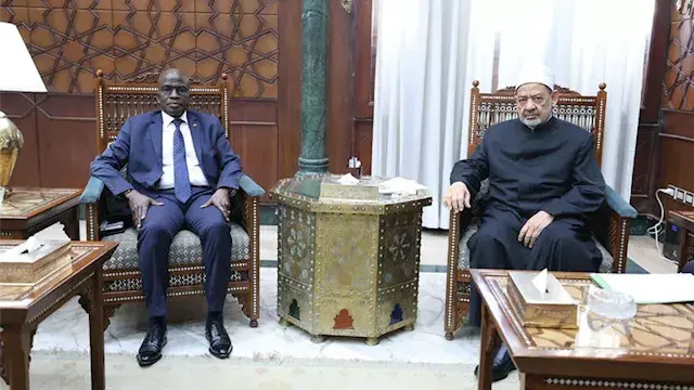 الطيب يعلن استعداد الأزهر لزيا...