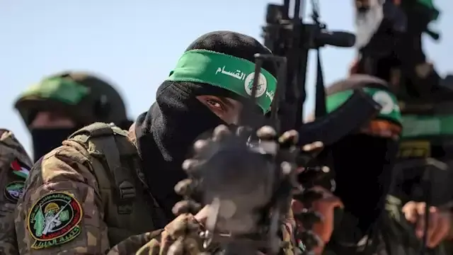 حماس تنفي رفض تسليم الحكم في غ...
