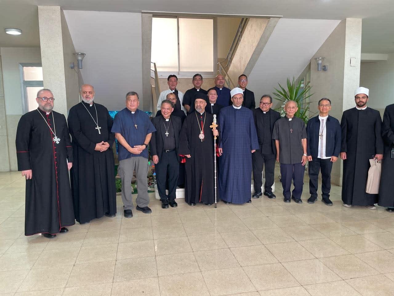 بطريرك الكاثوليك يستقبل وفد أس...
