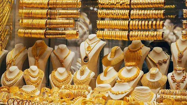 الذهب يرتفع عالميا مع ترقب محضر اجتماع المركزي الأمريكي