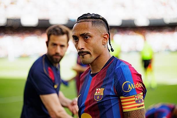 رافينيا يواصل مع برشلونة حتى 2030.. اتفاق مبدئي على تمديد العقد