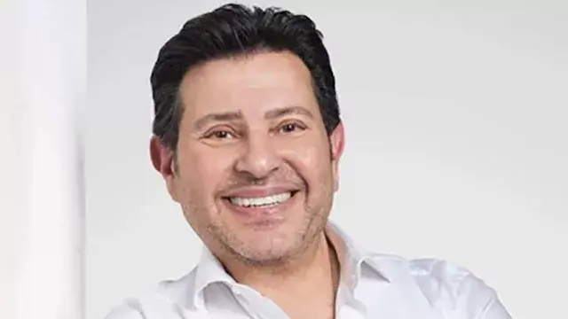 محامي هاني شاكر: الفنان "حي يُ...