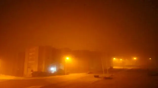 "السماء بقت برتقالي".. عاصفة ترابية شديدة تضرب المنيا (فيديو وصور)
