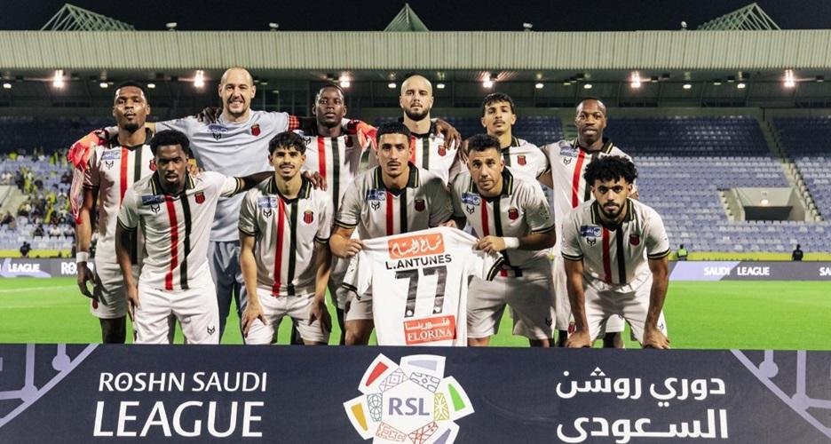 إصابة قوية لتريزيجيه.. الخليج...