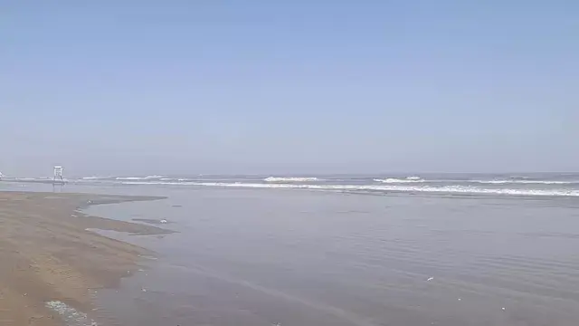 تيارات ساحبة.. حظر السباحة في...