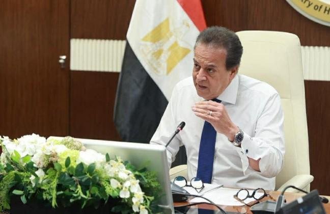 وزير الصحة يوجه بإنهاء التحديا...