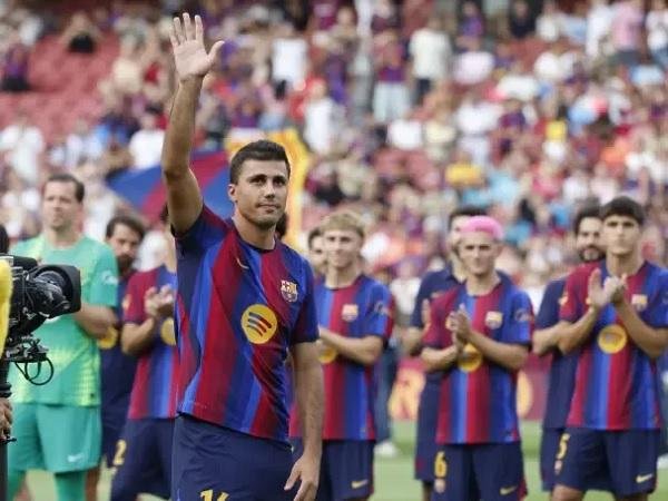 رودري: لا أعتقد أن برشلونة المرشح الأوفر حظًا للتتويج بدوري الأبطال