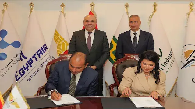 الحفني يشهد توقيع شراكات لتطوي...