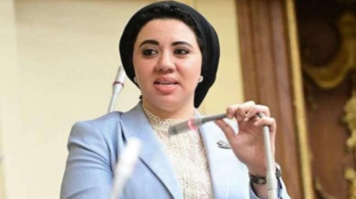النائبة أميرة صابر تطالب بإعاد...