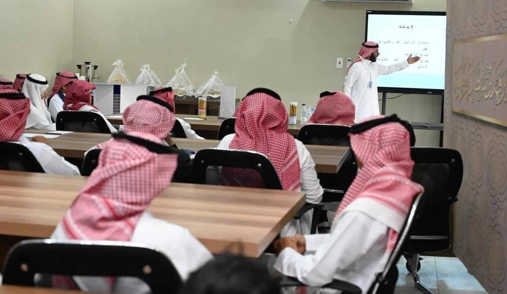 AI يحلل نتائج المدارس ويصيغ خطط التطوير