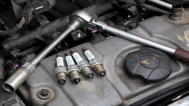 علامات تدل على تلف البوجيهات في محرك سيارتك.. تعرف عليها