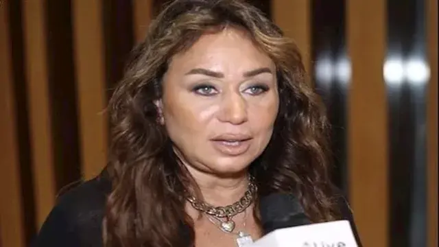 إنجي علي تنعى والدة أحمد حلمي....