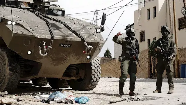 عدوان جديد في نابلس.. استشهاد شاب فلسطيني وإصابة 4 آخرين برصاص الاحتلال