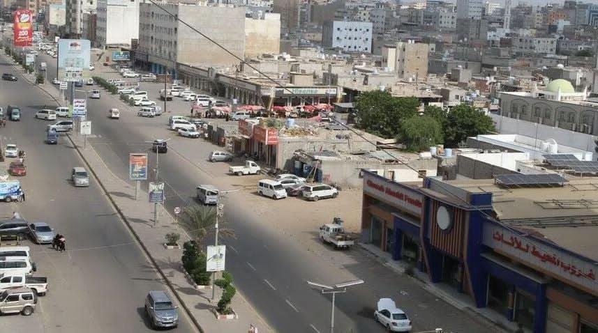 اليمن.. تأمين الثلج معركة يومي...