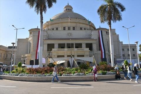 فصل طالب بحقوق القاهرة فصلين دراسيين بعد تحريره محضرا ضد وكيل الكلية