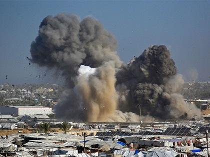 شهيد ومصابون بقصف للاحتلال غرب...