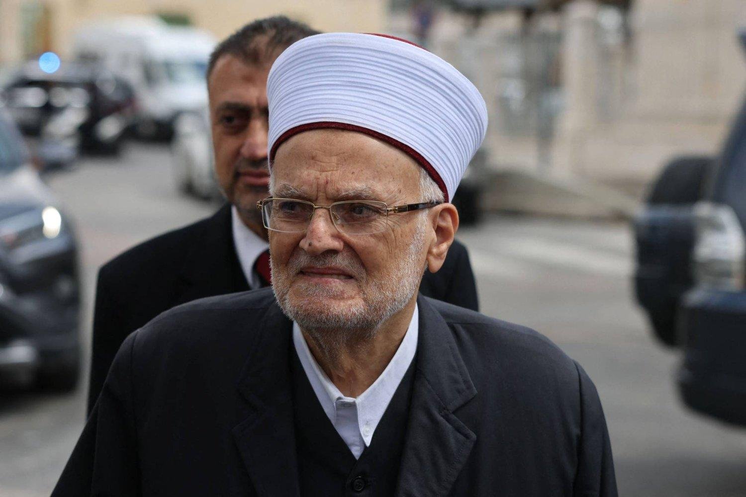 خطيب الأقصى يحذر من مخطط الاحت...