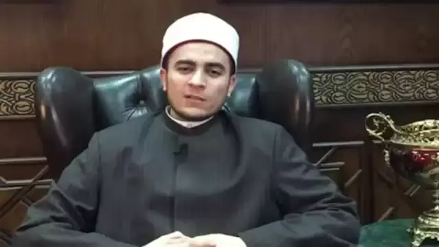 ما حكم الجلوس مع ناس يغتابون ا...