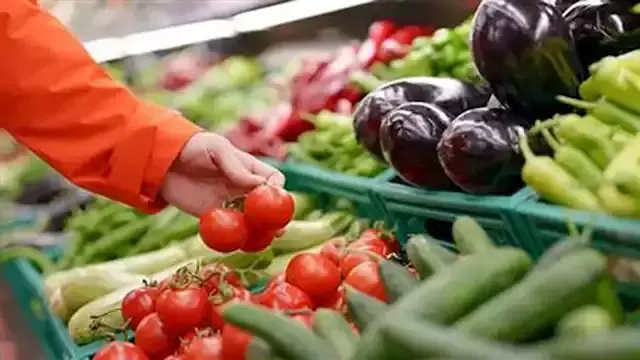 بين الحرب والتضخم.. حكايات الم...